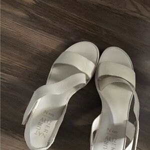 Naturalizer Off-White Women's Sandals